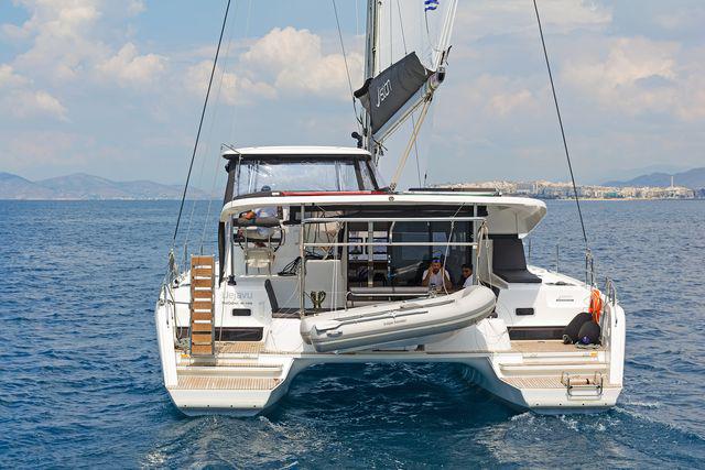 Book yachts online - catamaran - Lagoon 42 A/C &amp; GEN. - BREEZE - rent