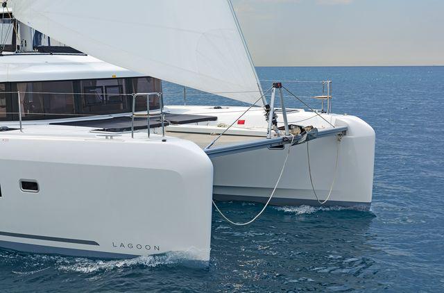 Book yachts online - catamaran - Lagoon 42 A/C &amp; GEN. - BREEZE - rent