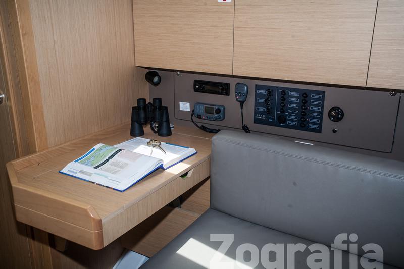 Book yachts online - sailboat - Oceanis 38 - Zografia - rent
