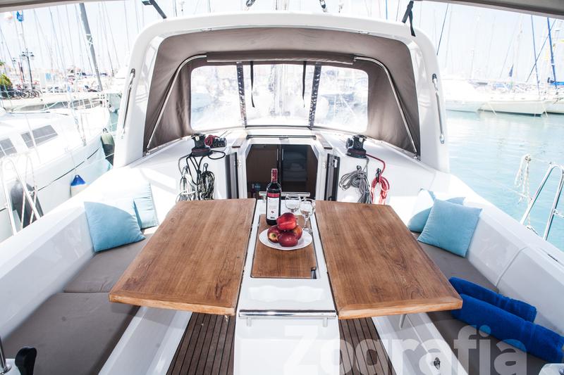Book yachts online - sailboat - Oceanis 38 - Zografia - rent