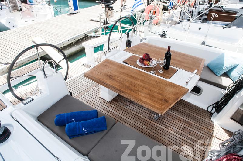 Book yachts online - sailboat - Oceanis 38 - Zografia - rent