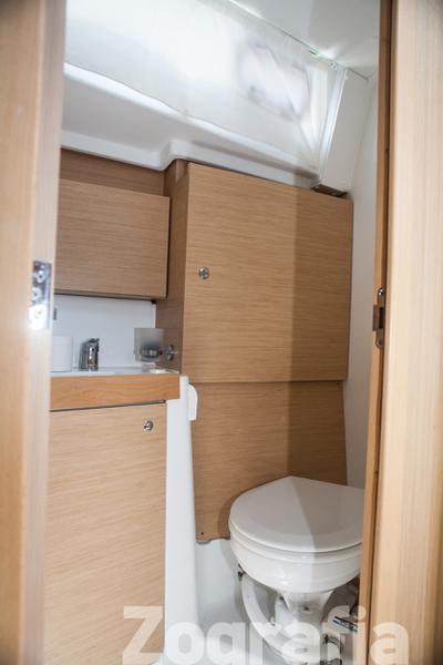 Book yachts online - sailboat - Oceanis 38 - Zografia - rent