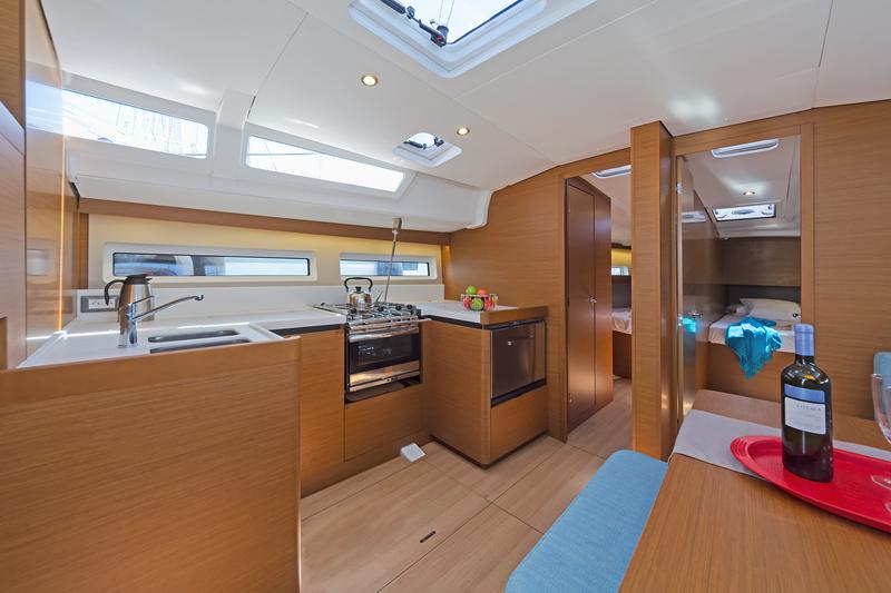Book yachts online - sailboat - Sun Odyssey 490 - CAPTAIN GEORGE - rent