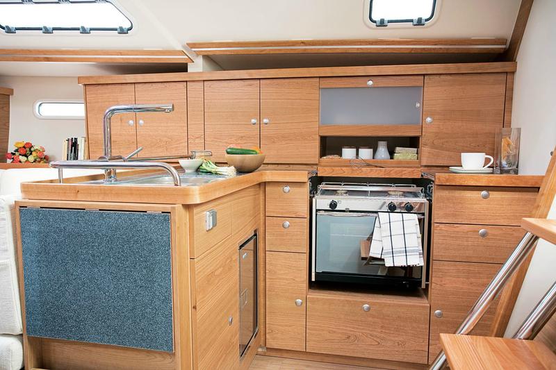 Book yachts online - sailboat - Hanse 430 - Tria S - rent