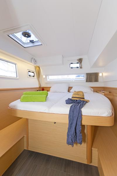 Book yachts online - catamaran - Lagoon 42 A/C &amp; GEN. - BLUE RIPPLE 1 - rent