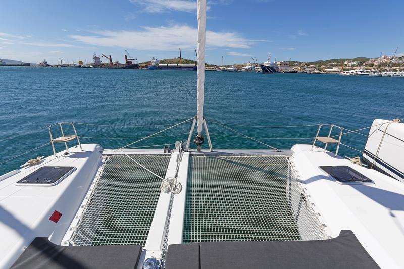 Book yachts online - catamaran - Lagoon 42 A/C &amp; GEN. - BLUE RIPPLE 1 - rent