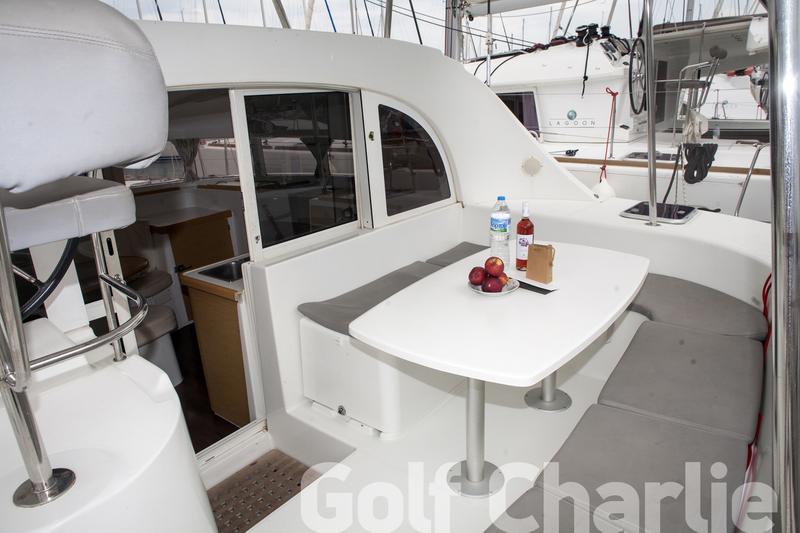 Book yachts online - catamaran - Lagoon 380 - Golf Charlie - rent