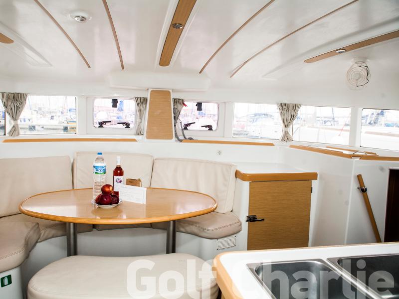 Book yachts online - catamaran - Lagoon 380 - Golf Charlie - rent