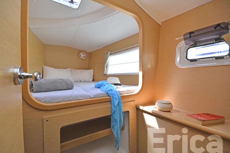 Book yachts online - catamaran - Lagoon 380 S2 - Erica - rent