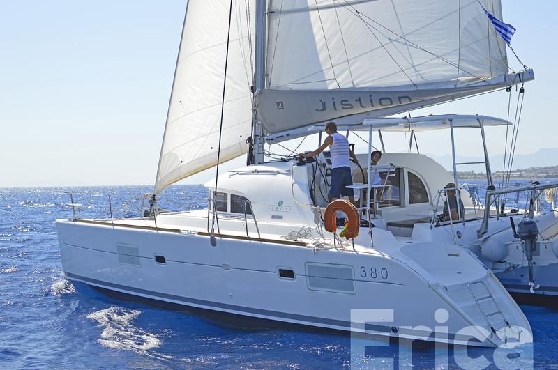 Book yachts online - catamaran - Lagoon 380 S2 - Erica - rent