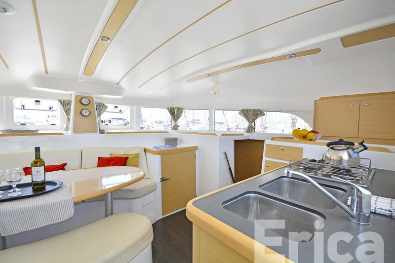 Book yachts online - catamaran - Lagoon 380 S2 - Erica - rent