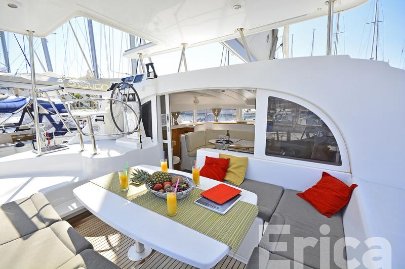 Book yachts online - catamaran - Lagoon 380 S2 - Erica - rent