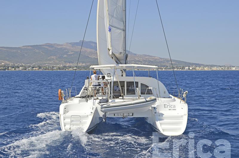 Book yachts online - catamaran - Lagoon 380 S2 - Erica - rent