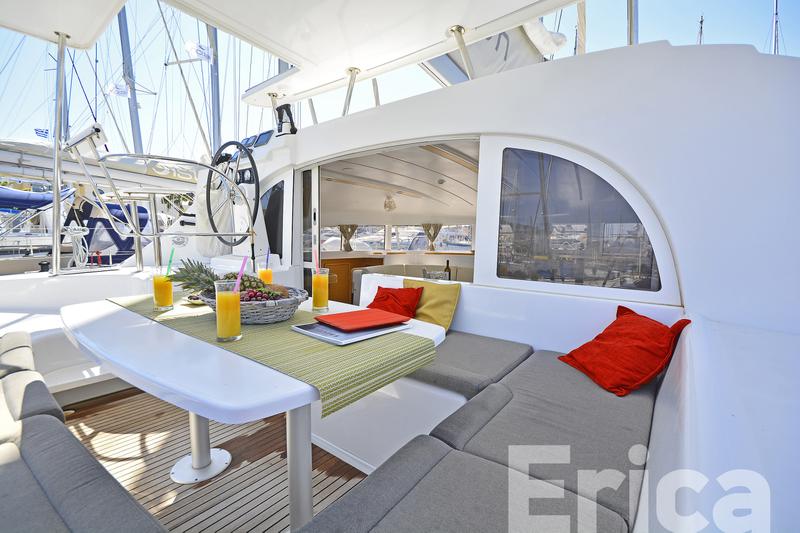 Book yachts online - catamaran - Lagoon 380 S2 - Erica - rent