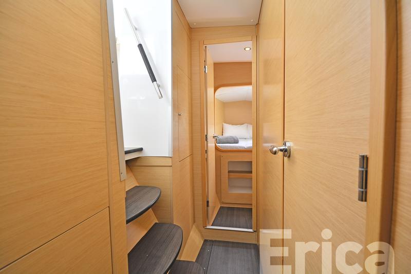 Book yachts online - catamaran - Lagoon 380 S2 - Erica - rent