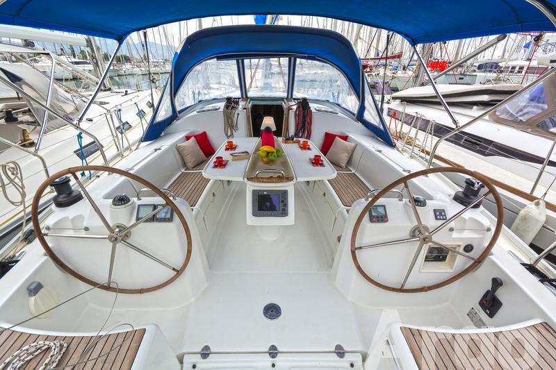 Book yachts online - sailboat - Cyclades 43.4 - Argo - rent