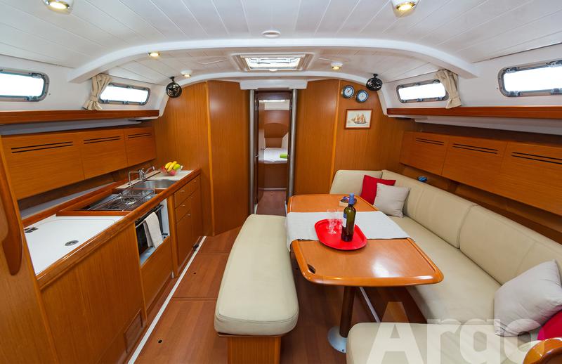 Book yachts online - sailboat - Cyclades 43.4 - Argo - rent