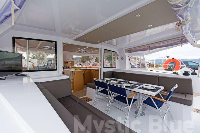Book yachts online - catamaran - Nautitech Open 40 - MYSTIC BLUE - rent