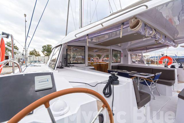 Book yachts online - catamaran - Nautitech Open 40 - MYSTIC BLUE - rent