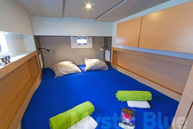 Book yachts online - catamaran - Nautitech Open 40 - MYSTIC BLUE - rent