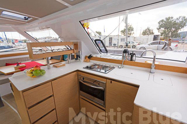 Book yachts online - catamaran - Nautitech Open 40 - MYSTIC BLUE - rent