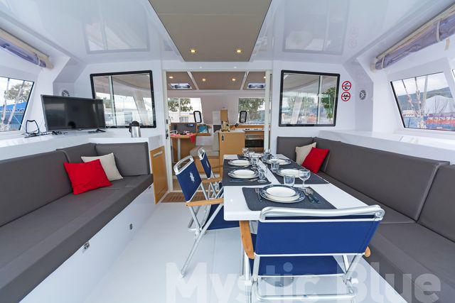 Book yachts online - catamaran - Nautitech Open 40 - MYSTIC BLUE - rent