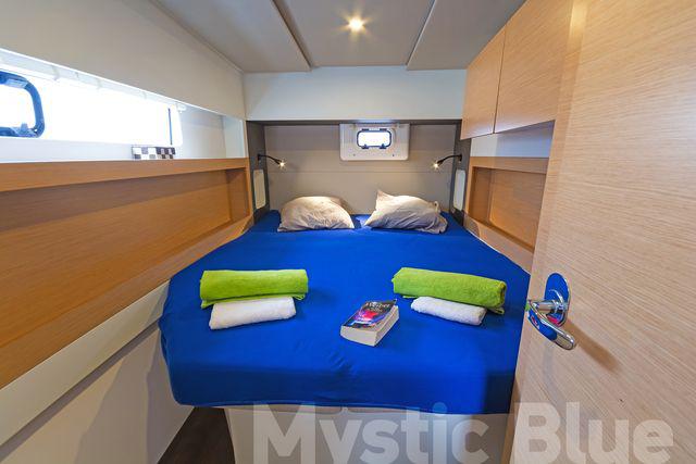 Book yachts online - catamaran - Nautitech Open 40 - MYSTIC BLUE - rent