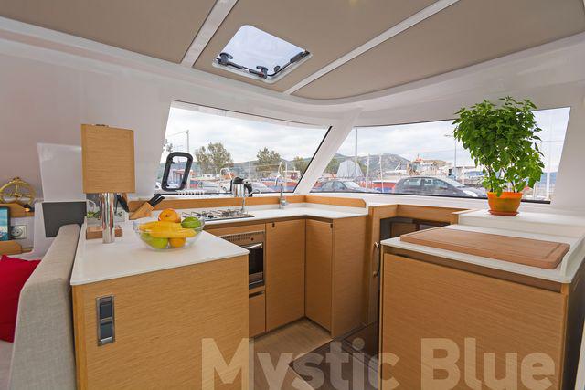 Book yachts online - catamaran - Nautitech Open 40 - MYSTIC BLUE - rent