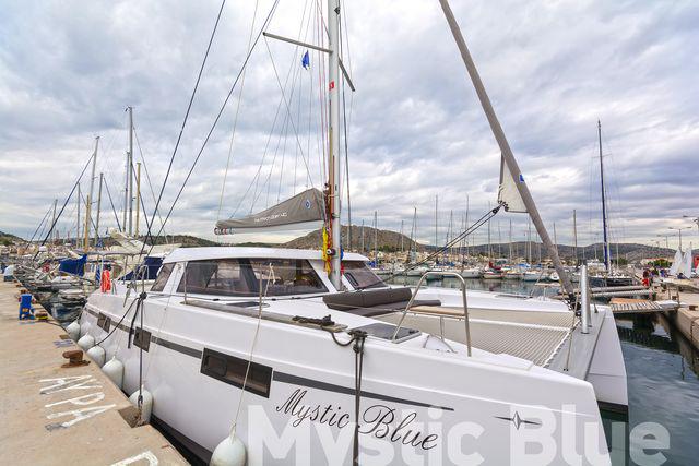 Book yachts online - catamaran - Nautitech Open 40 - MYSTIC BLUE - rent