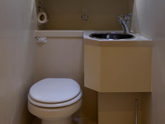 Book yachts online - motorboat - Cyrus 13.8 Flybridge - Punta I - rent