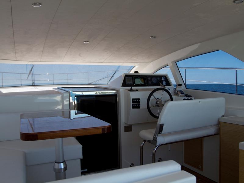 Book yachts online - motorboat - Cyrus 13.8 Hardtop - Punta II - rent