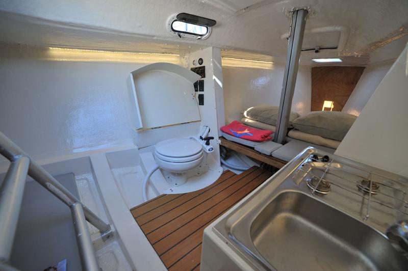 Book yachts online - sailboat - Beneteau 25 Platu - Athos - rent