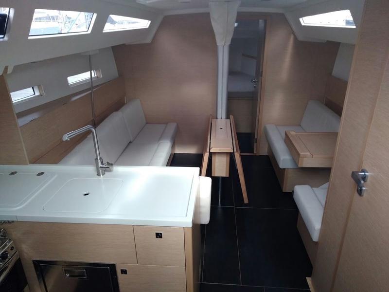 Book yachts online - sailboat - More 40 - Small More - rent