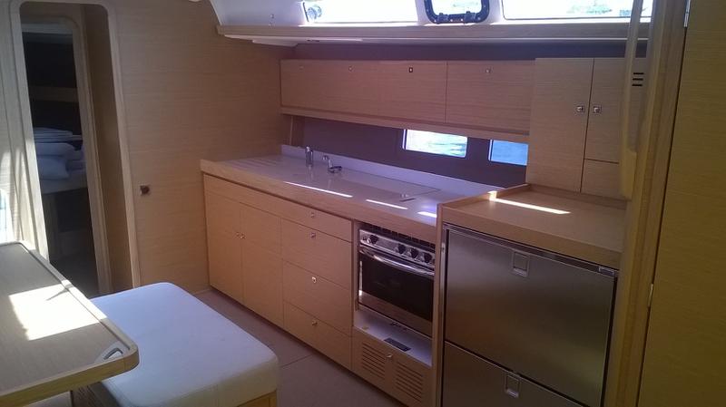 Book yachts online - sailboat - Dufour 460 - Neptune Planet - rent