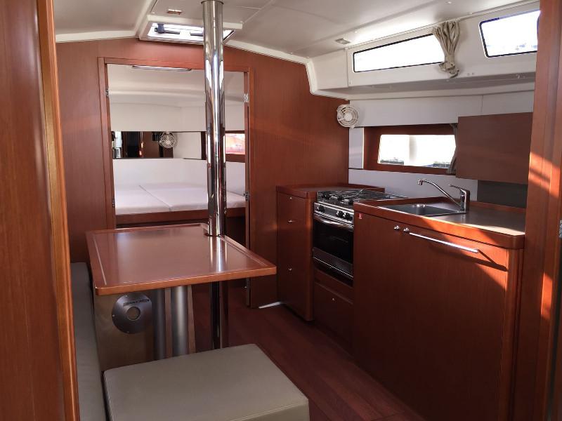 Book yachts online - sailboat - Oceanis 38.1 - Galatea - rent