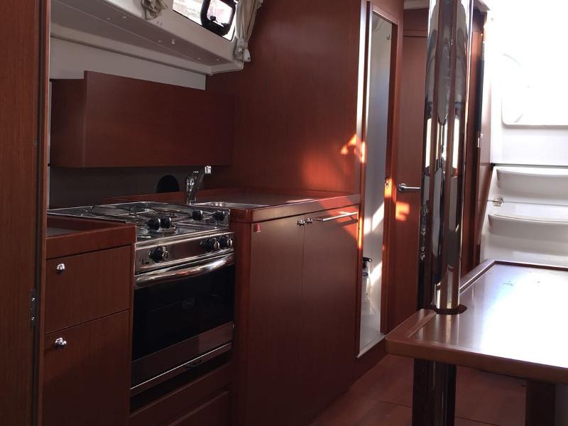 Book yachts online - sailboat - Oceanis 38.1 - Galatea - rent