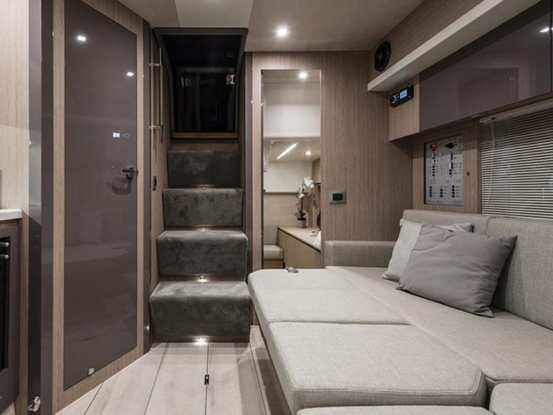 Book yachts online - motorboat - Cranchi Z35 - Vito - rent