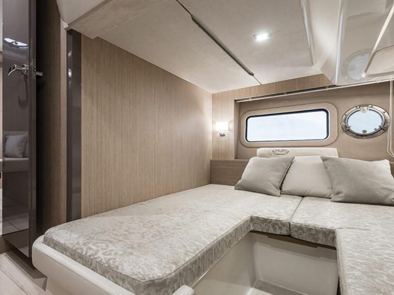 Book yachts online - motorboat - Cranchi Z35 - Vito - rent