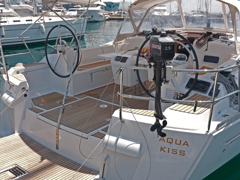 Book yachts online - sailboat - Sun Odyssey 509 - Aqua Kiss  - rent