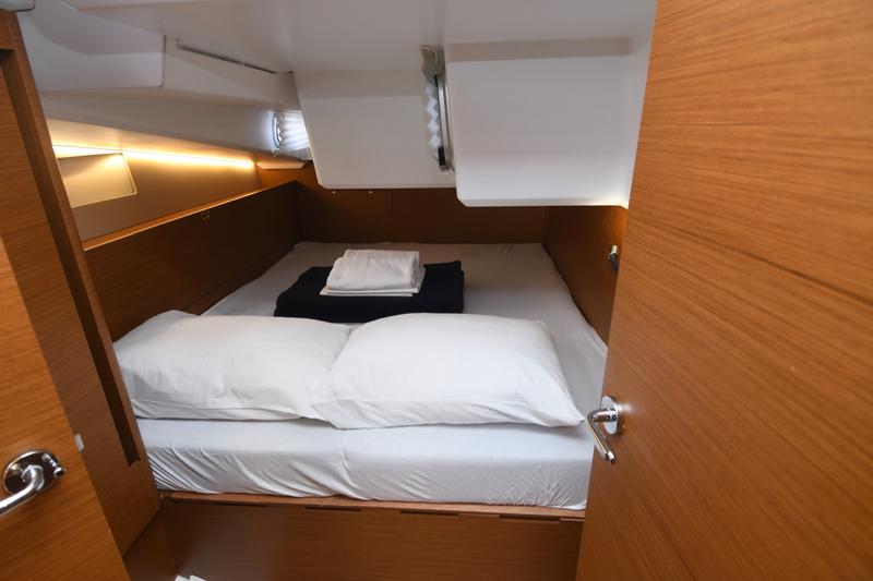 Book yachts online - sailboat - Sun Odyssey 490 "LUXE" - Caruso - rent