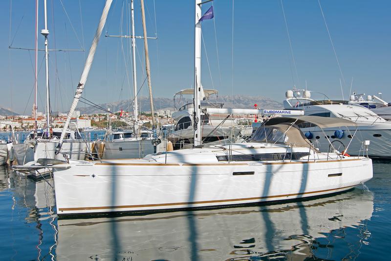 Book yachts online - sailboat - Sun Odyssey 389 - Delta Kiss - rent