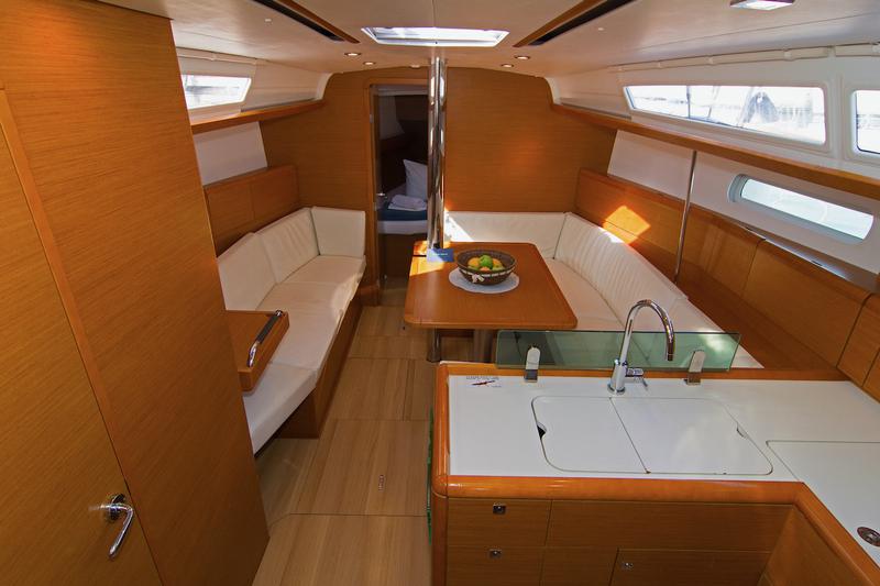 Book yachts online - sailboat - Sun Odyssey 389 - Delta Kiss - rent