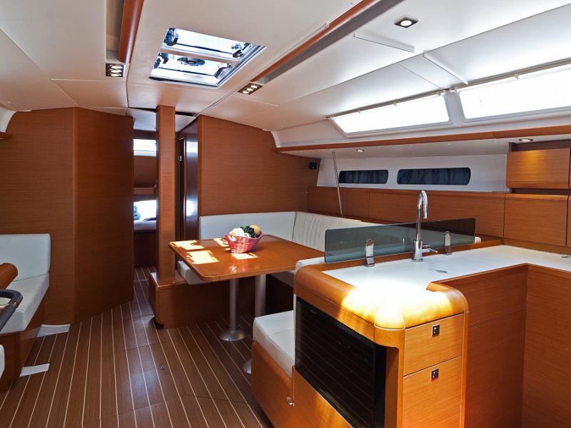 Book yachts online - sailboat - Sun Odyssey 439 - Moon Kiss - rent