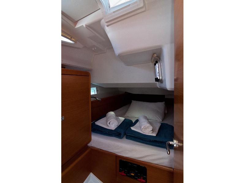 Book yachts online - sailboat - Sun Odyssey 439 - Moon Kiss - rent