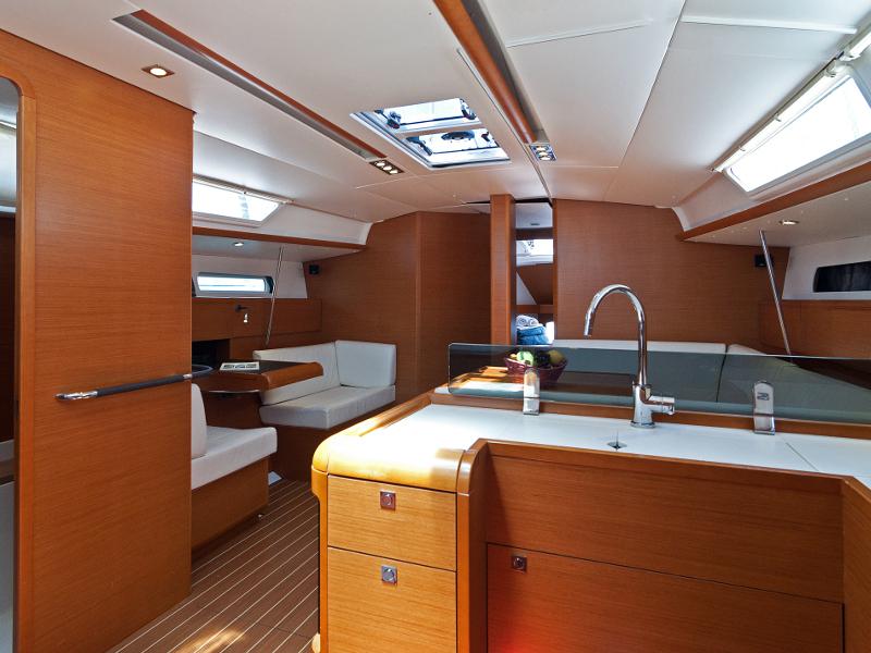Book yachts online - sailboat - Sun Odyssey 439 - Moon Kiss - rent