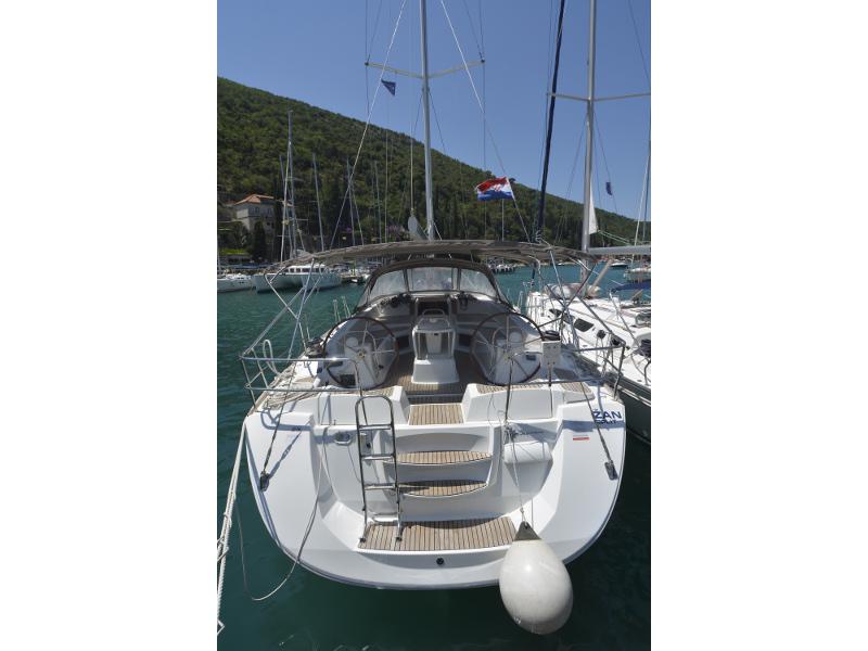 Book yachts online - sailboat - Jeanneau 53 - Žan - rent