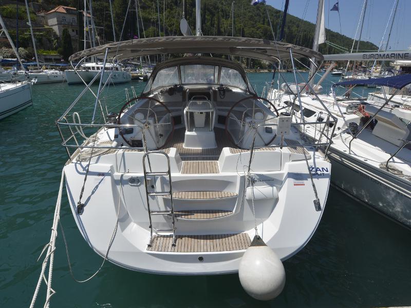 Book yachts online - sailboat - Jeanneau 53 - Žan - rent