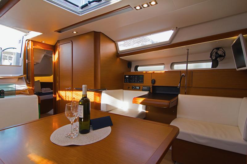 Book yachts online - sailboat - Sun Odyssey 419 - Dorado - rent