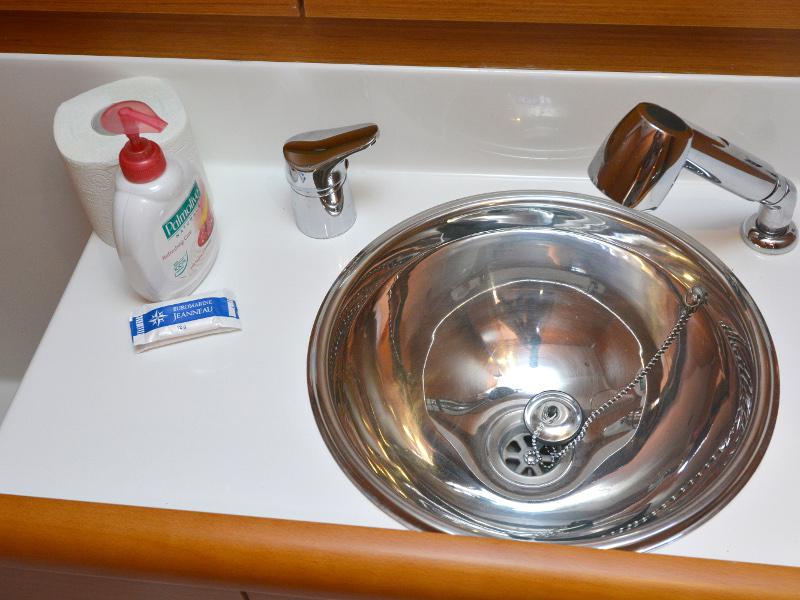 Book yachts online - sailboat - Sun Odyssey 33i - Hasta Siempre - rent