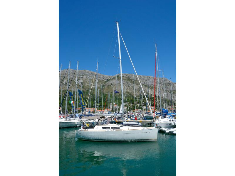 Book yachts online - sailboat - Sun Odyssey 33i - Hasta Siempre - rent